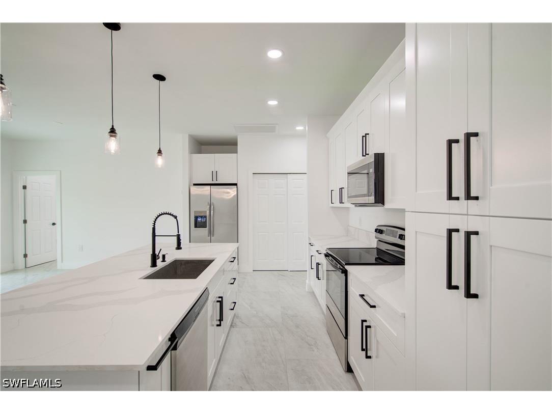1020 Carroll Street E Lehigh Acres FL 33974 226021631 image2