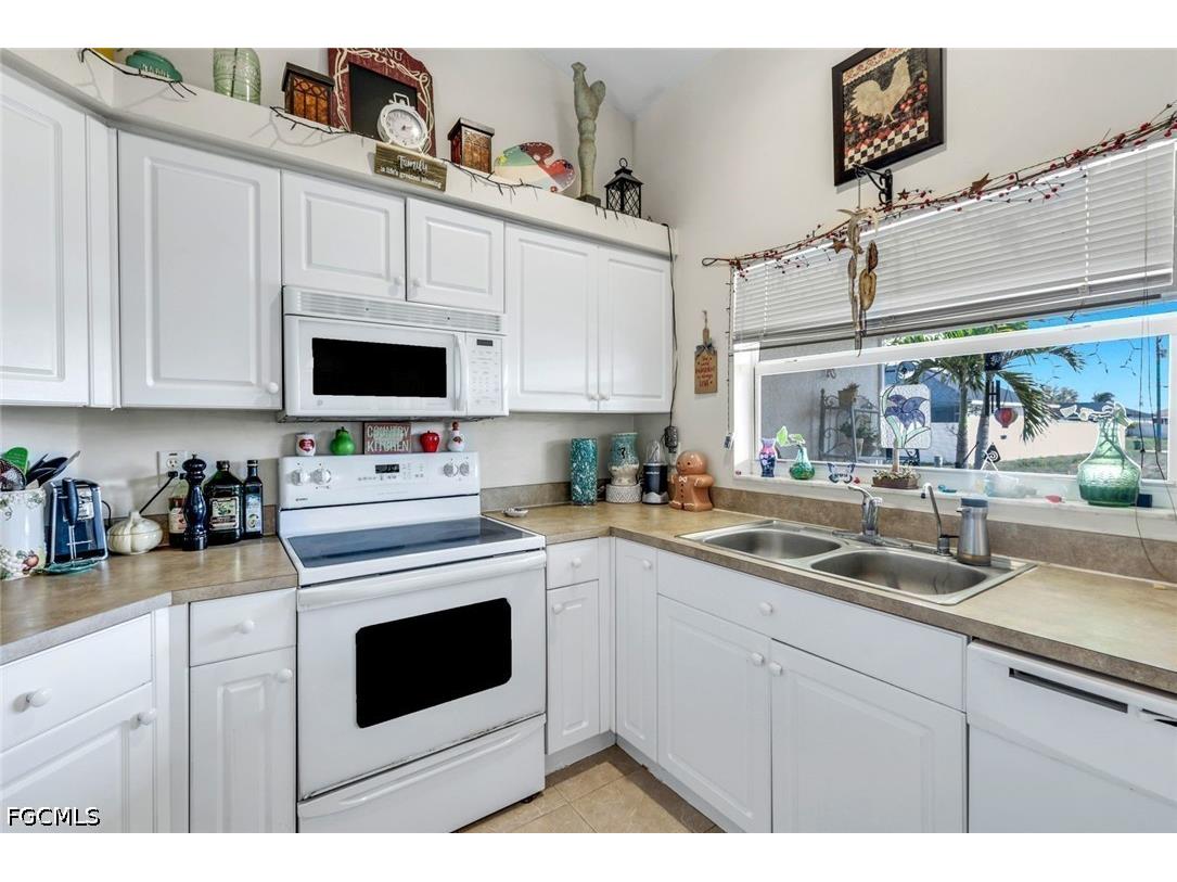1020 Diplomat Parkway W Cape Coral FL 33993 2026016298 image10