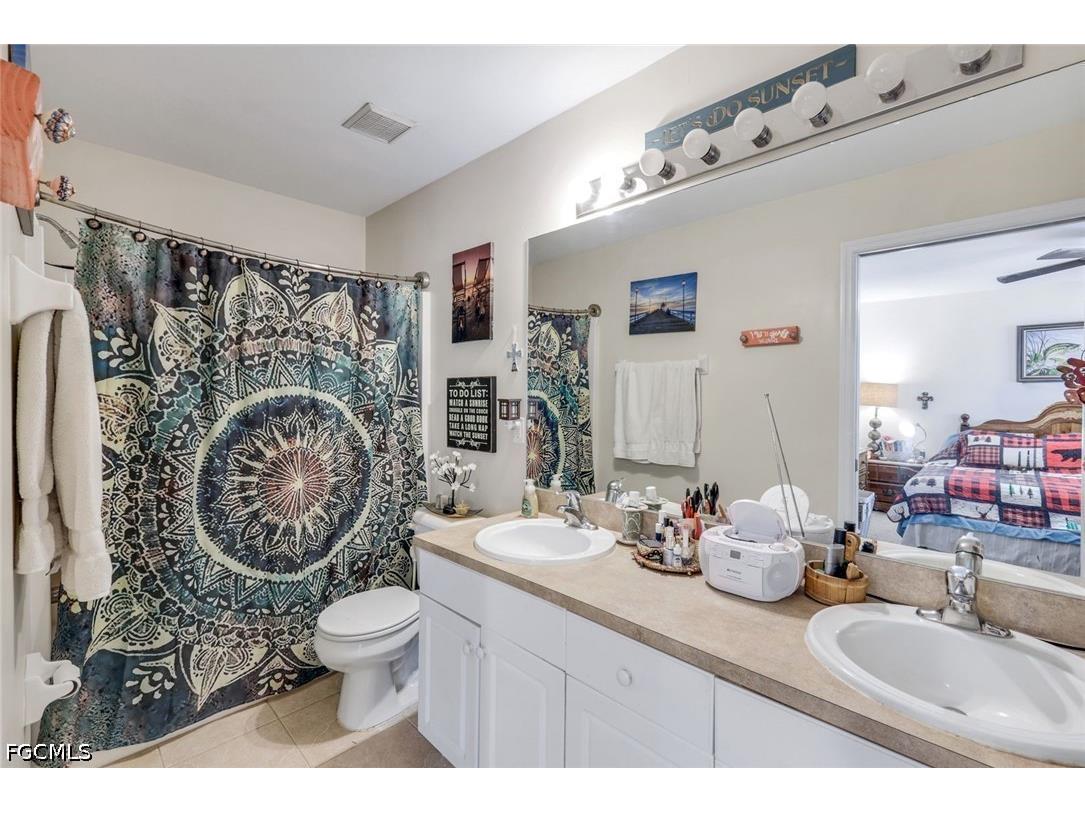 1020 Diplomat Parkway W Cape Coral FL 33993 2026016298 image16
