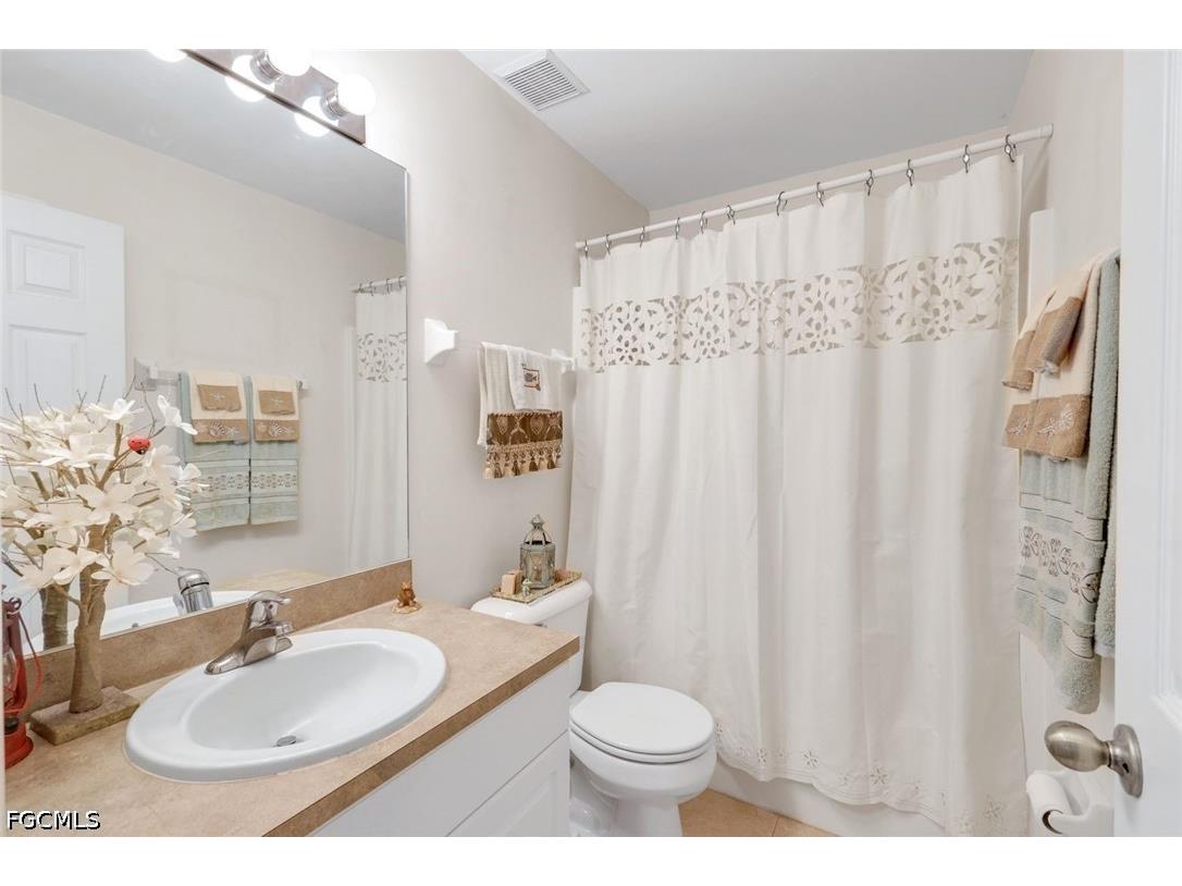 1020 Diplomat Parkway W Cape Coral FL 33993 2026016298 image18