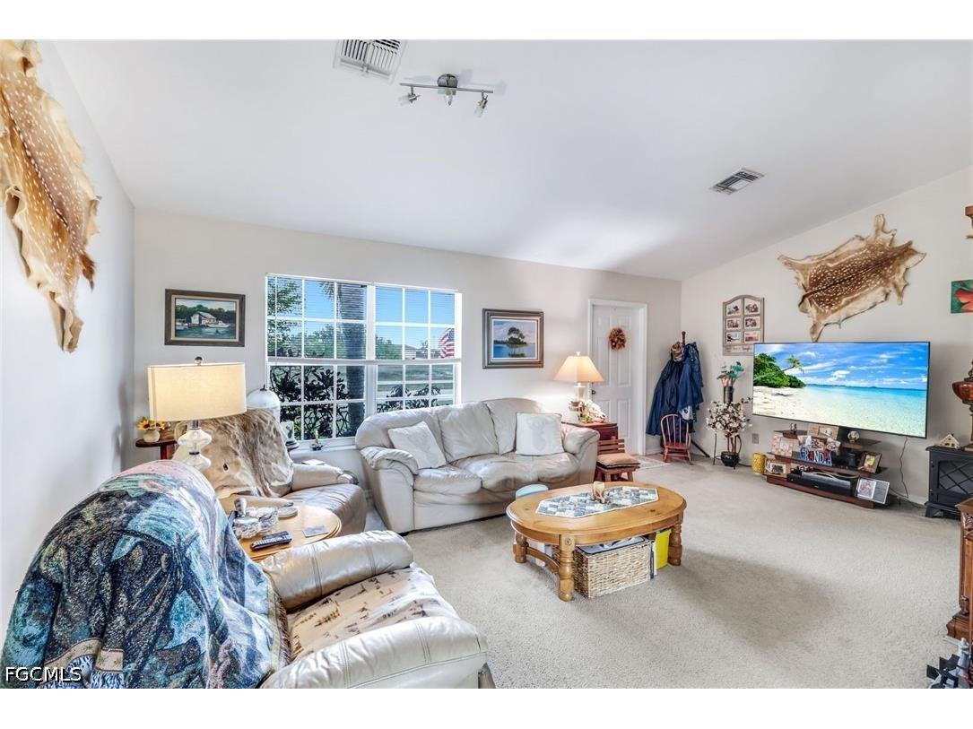 1020 Diplomat Parkway W Cape Coral FL 33993 2026016298 image8