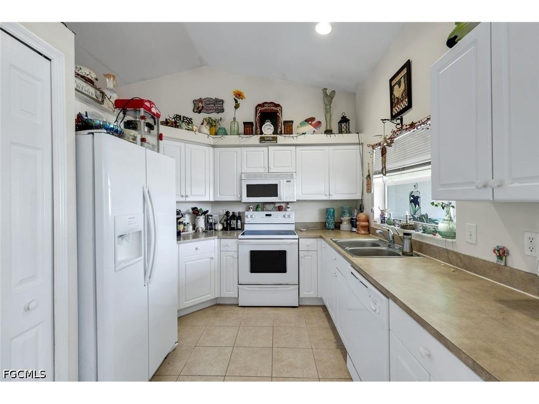 1020 Diplomat Parkway W Cape Coral FL 33993 2026016298 image9