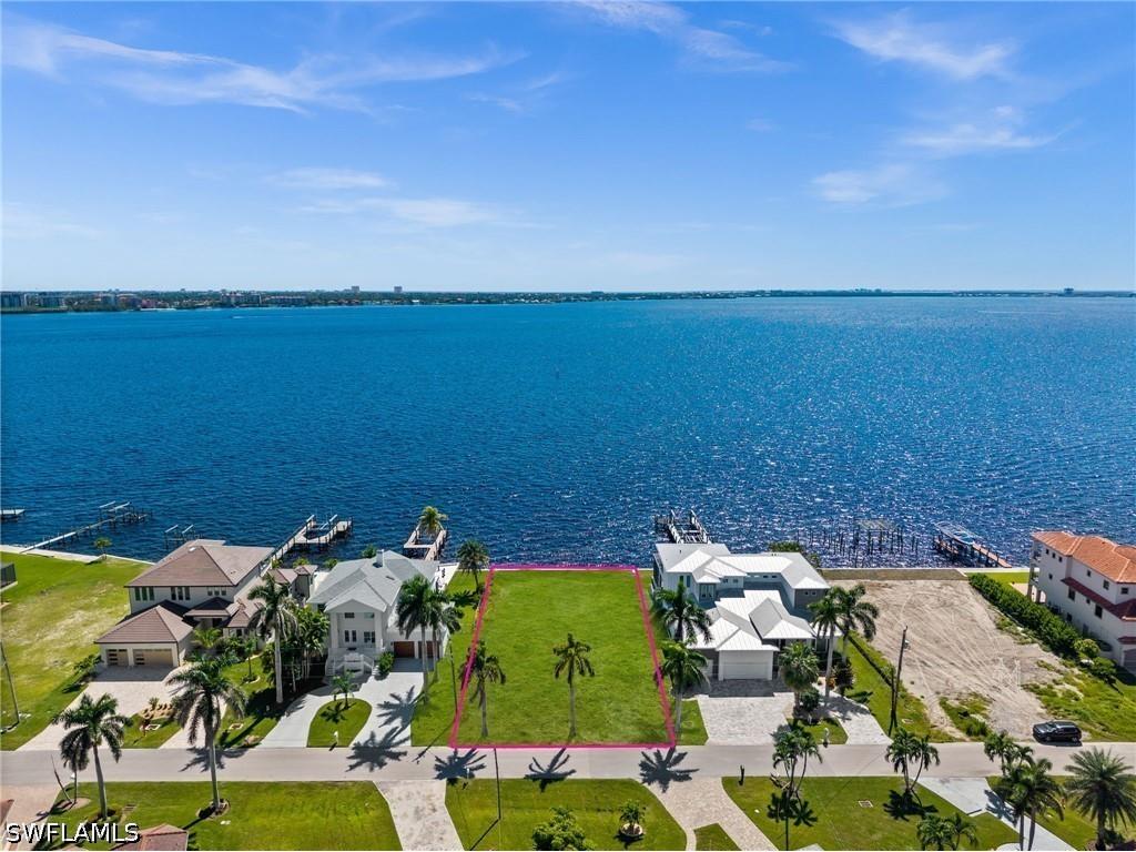 1020 Dolphin Drive Cape Coral FL 33904 226014104 image2