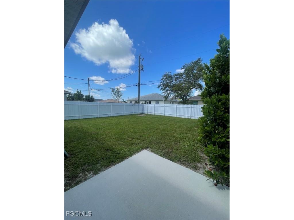 1020 NE 8th Place Cape Coral FL 33909 2025005909 image15