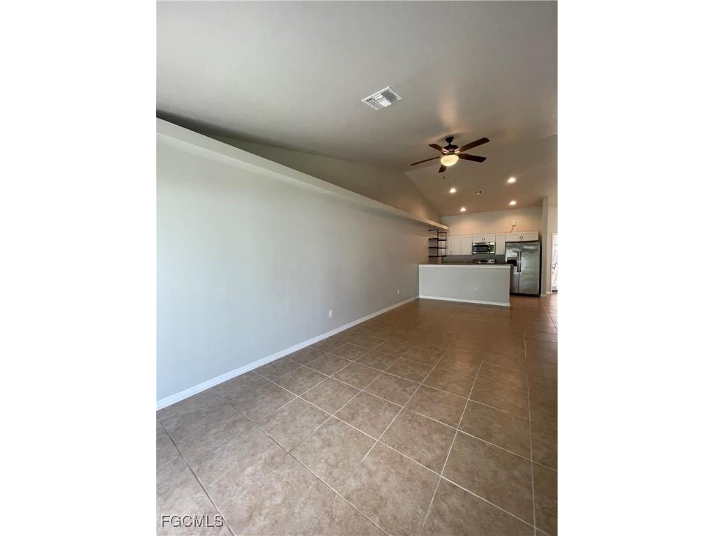 1020 NE 8th Place Cape Coral FL 33909 2025005909 image3