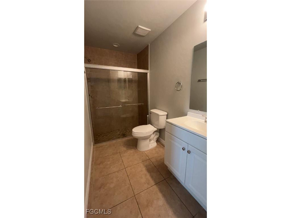 1020 NE 8th Place Cape Coral FL 33909 2025005909 image8