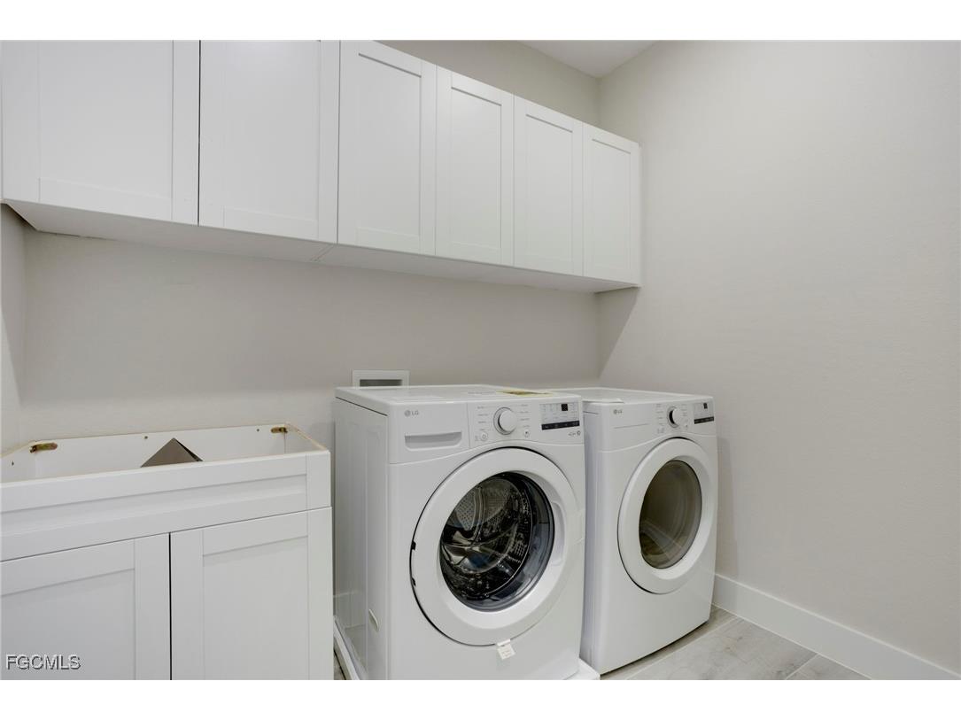 1020 NW 33rd Place Cape Coral FL 33993 2025005116 image20