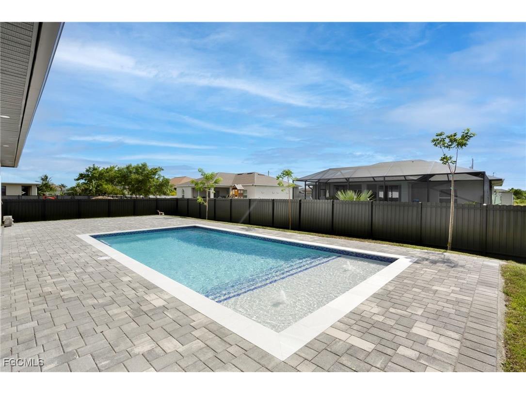 1020 NW 33rd Place Cape Coral FL 33993 2025005116 image38