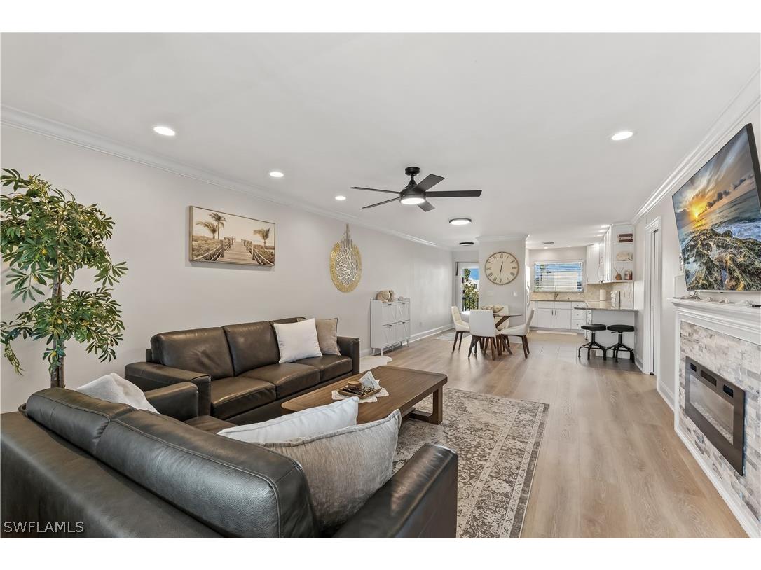 1020 Palm View Drive #C302 Naples FL 34110 226007261 image1