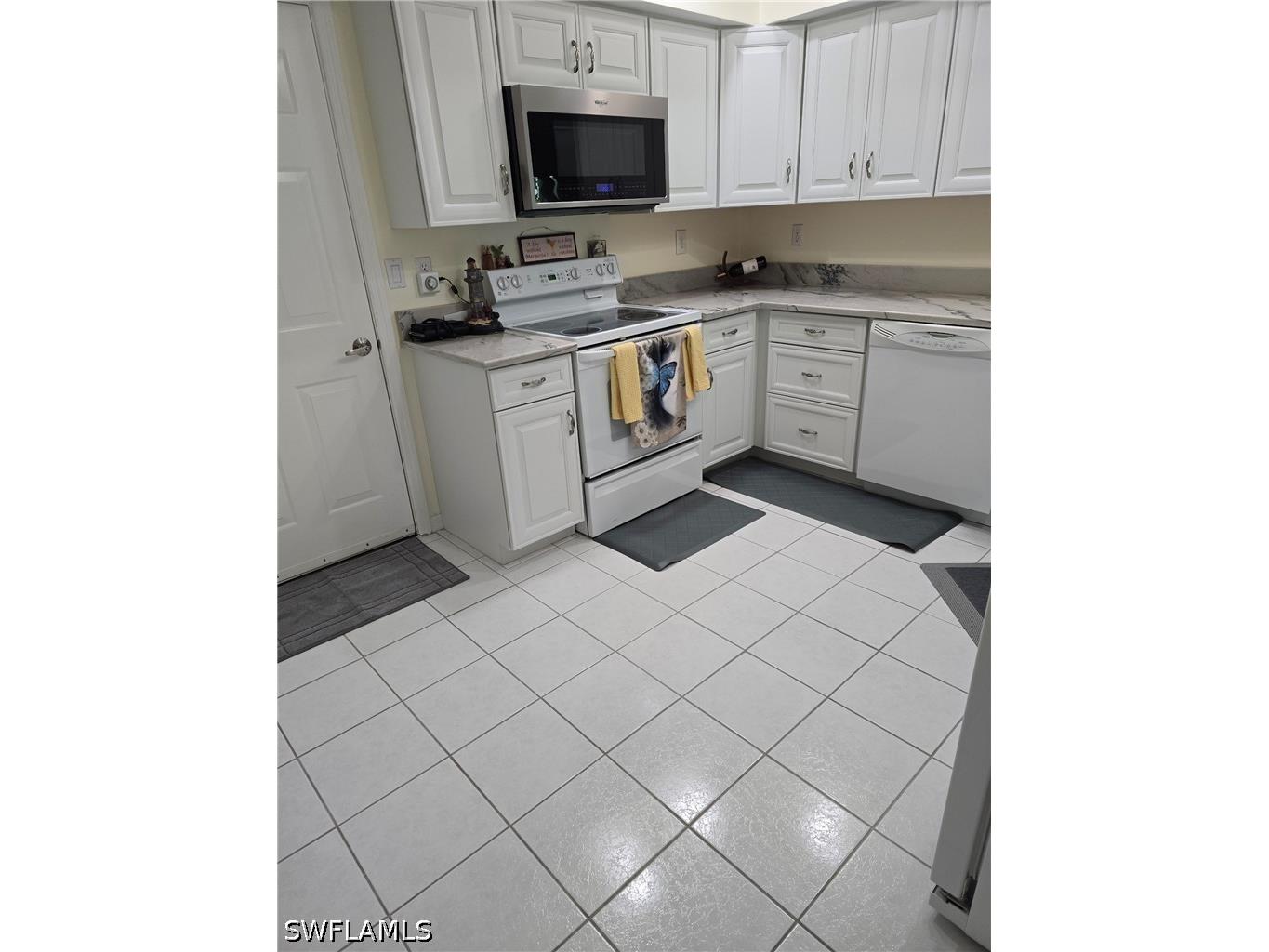 1020 Partridge Circle #101 Naples FL 34104 225063561 image19