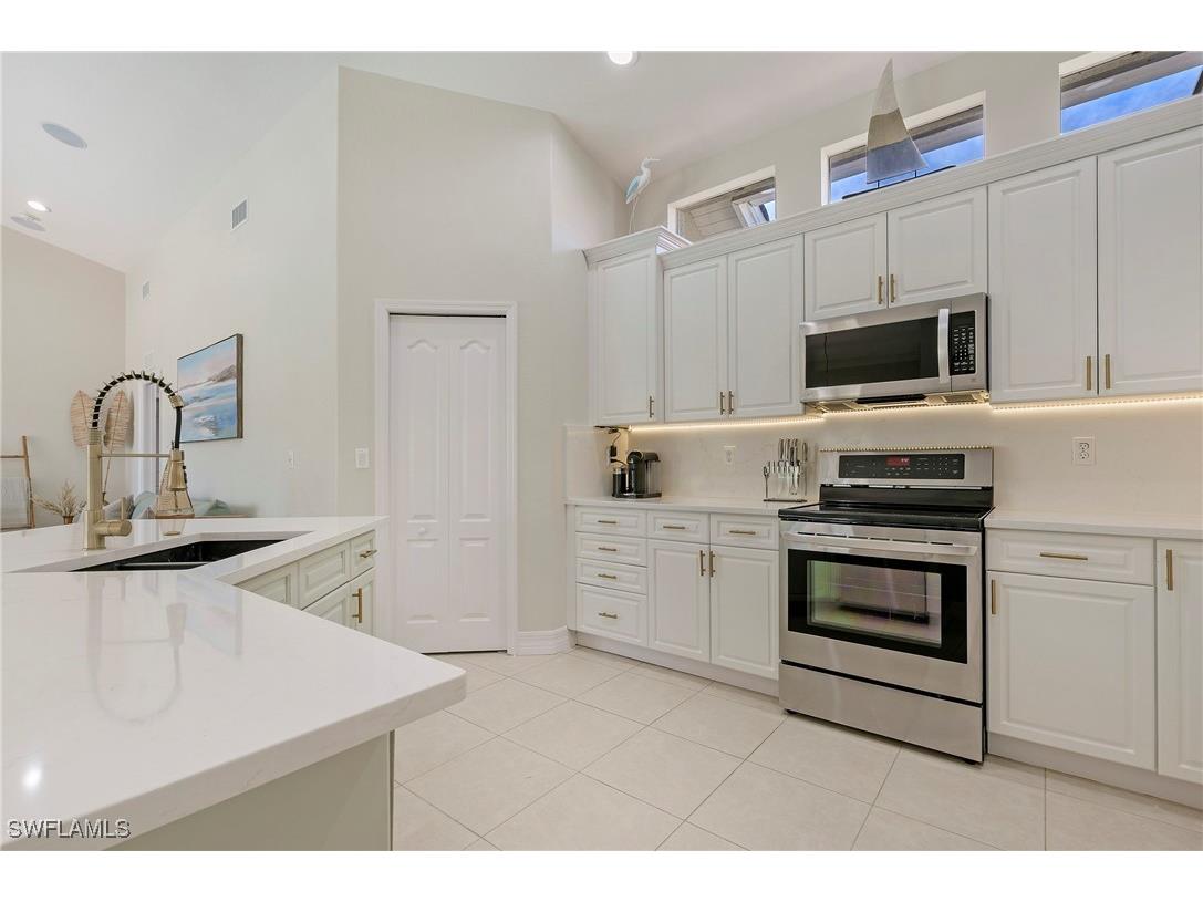 1020 Tivoli Lane Naples FL 34104 225083342 image4