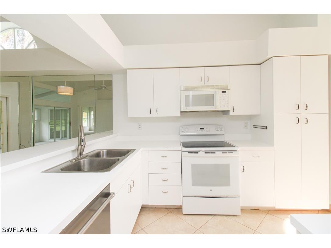 10201 Regent Circle Naples FL 34109 226015360 image12
