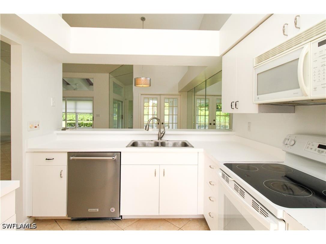 10201 Regent Circle Naples FL 34109 226015360 image13