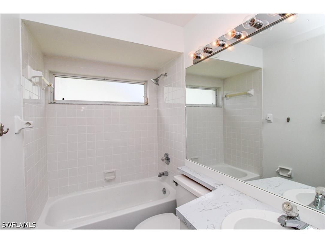 10201 Regent Circle Naples FL 34109 226015360 image22
