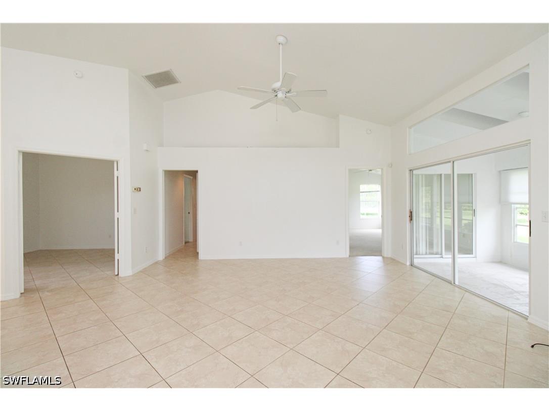 10201 Regent Circle Naples FL 34109 226015360 image8