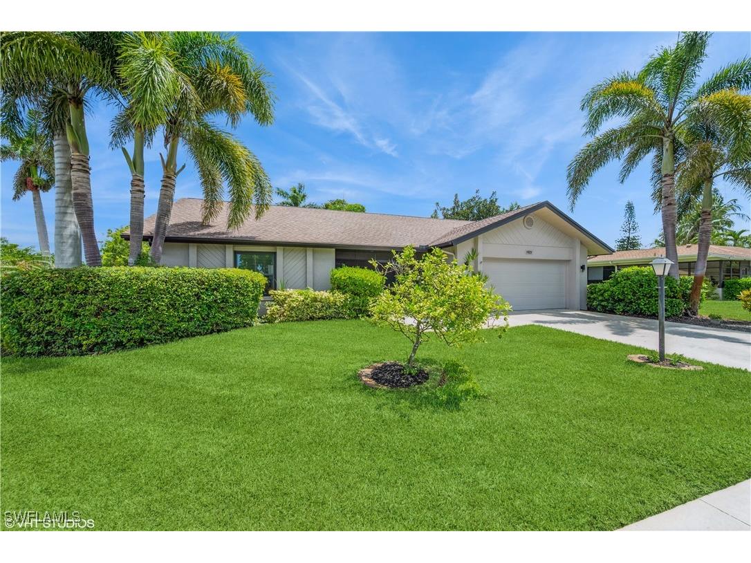 1021 Charlemagne Boulevard Naples FL 34112 225056971 image1