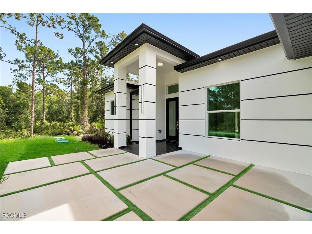 1021 Moore Avenue Lehigh Acres FL 33972 2025016881 image1