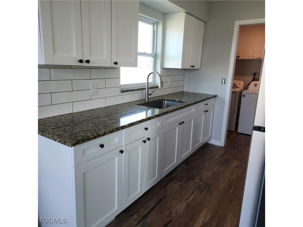 1021 NE 8th Terrace Cape Coral FL 33909 2025012336 image2