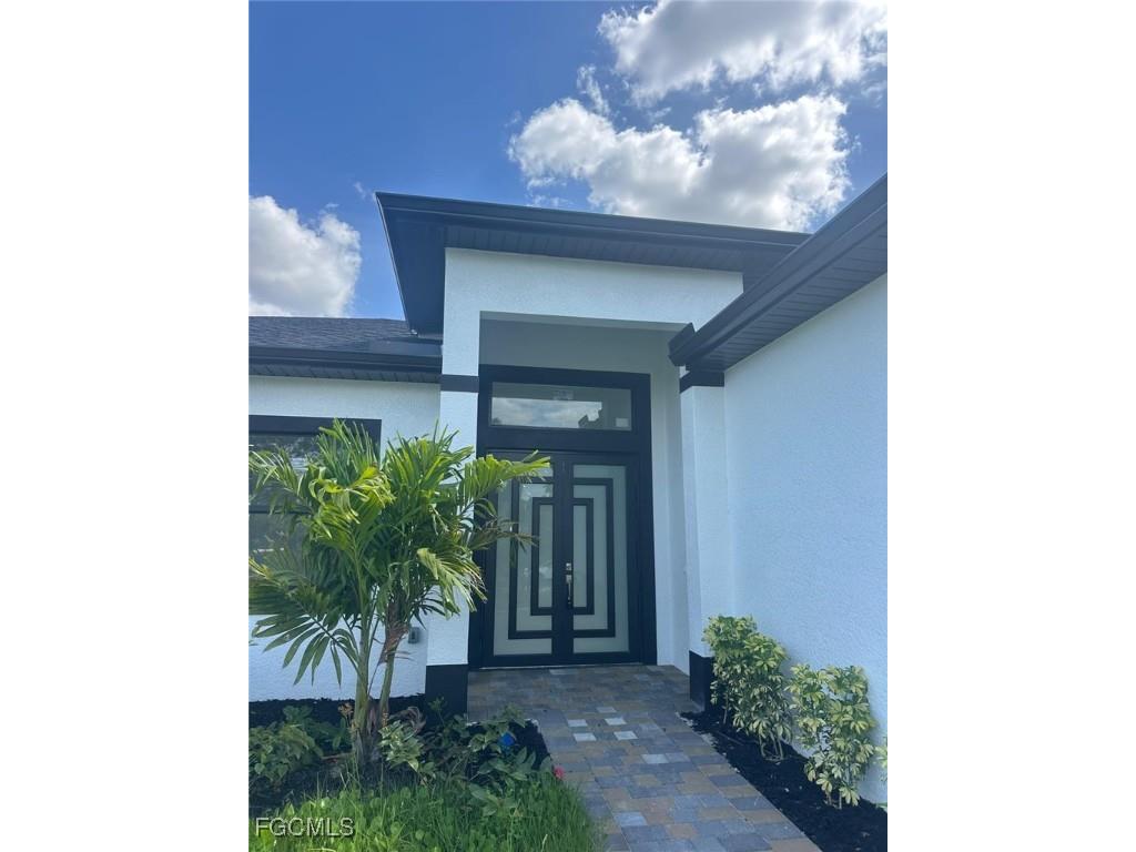 1022 Candlelight Drive Lehigh Acres FL 33974 2025005779 image1