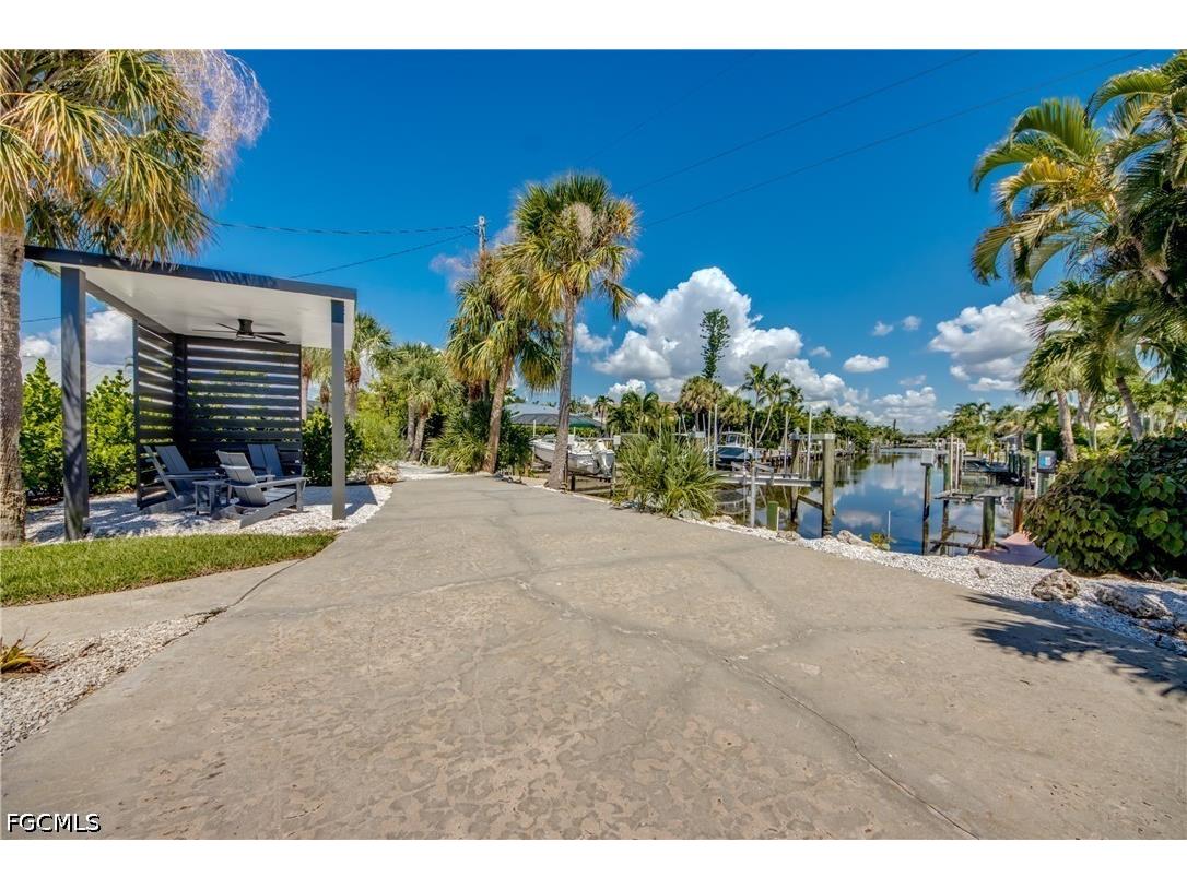 1022 Lindgren Boulevard Sanibel FL 33957 2026020138 image32
