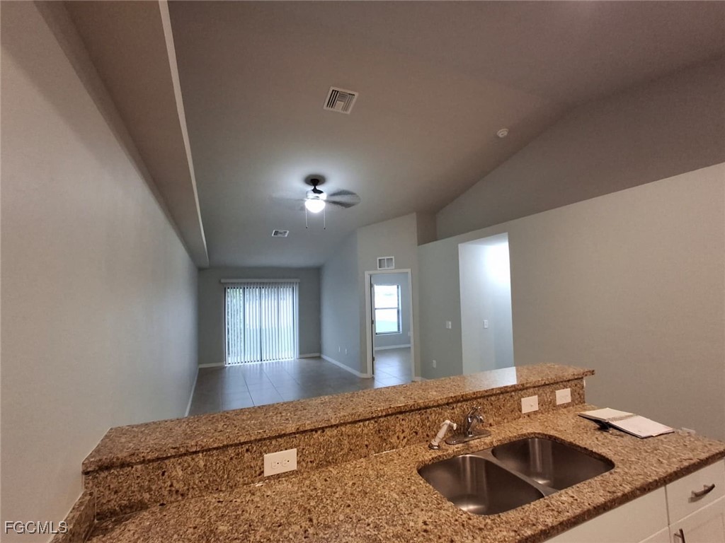 1022 NE 8th Place Cape Coral FL 33909 2025006951 image6
