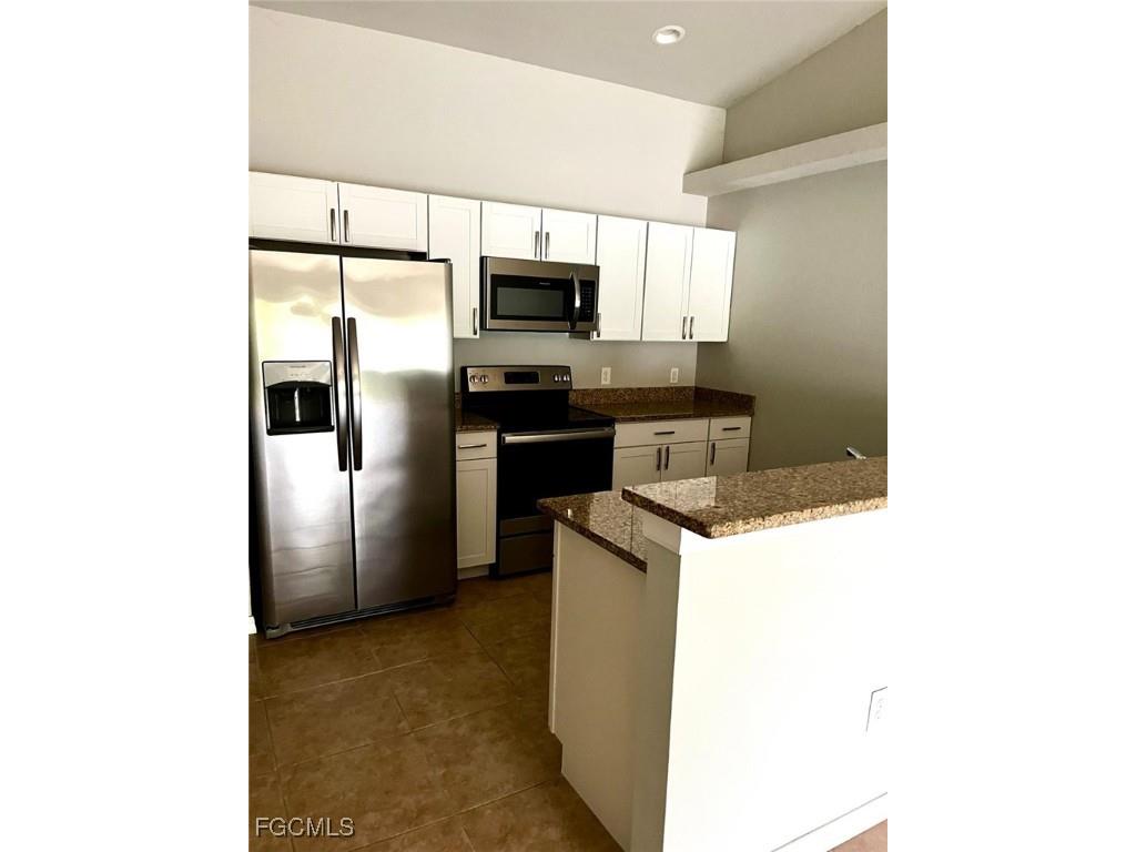 1022 NE 8th Place Cape Coral FL 33909 2025006951 image8