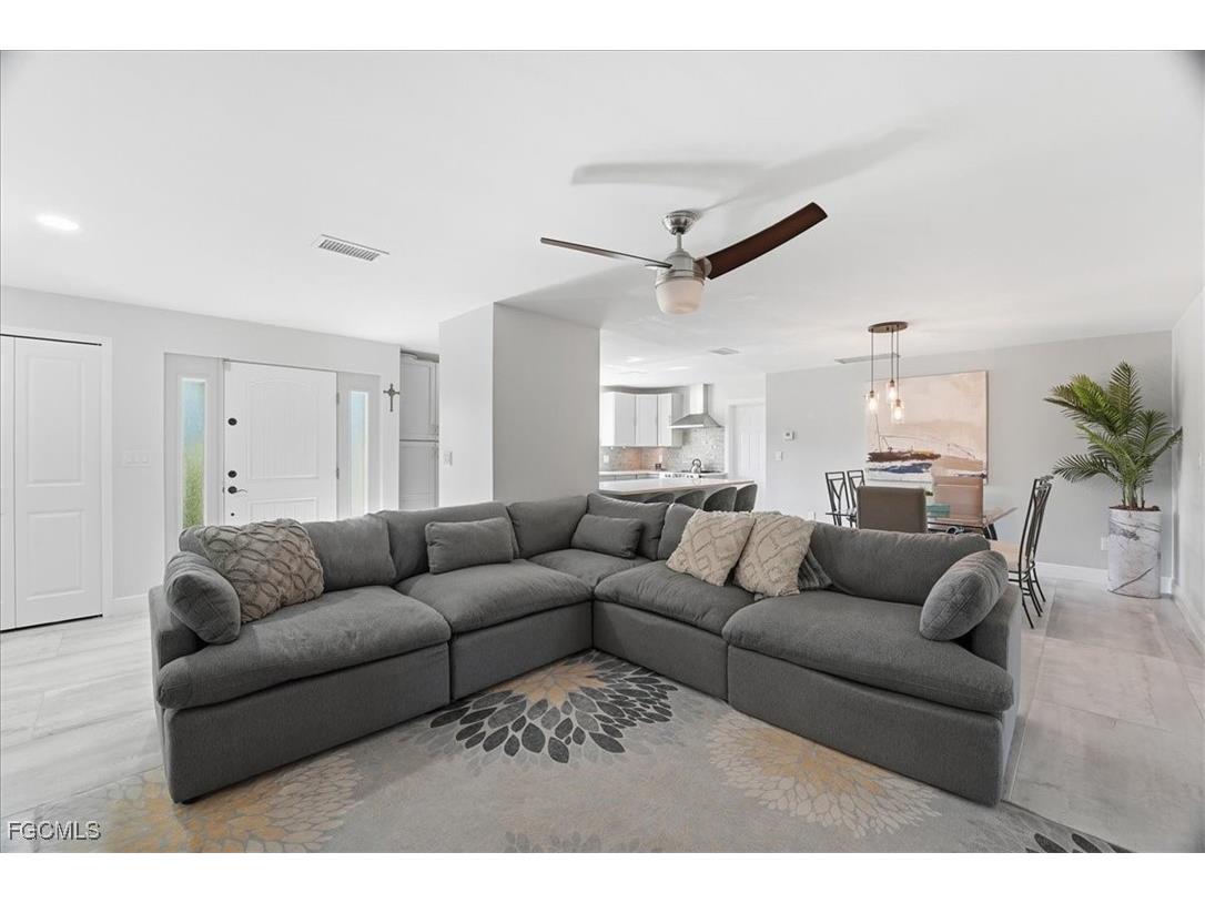 1023 El Valle Avenue Fort Myers FL 33919 2025021858 image10