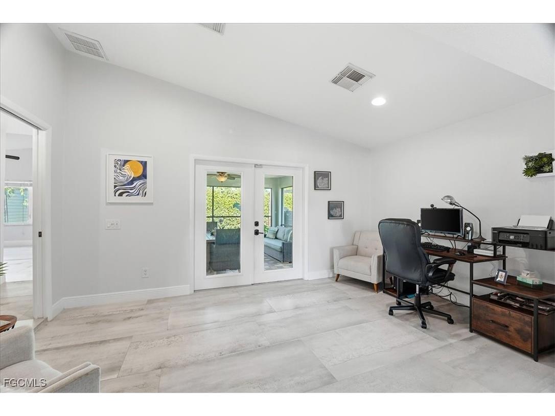 1023 El Valle Avenue Fort Myers FL 33919 2025021858 image17