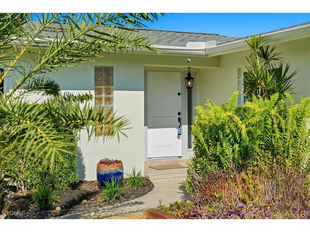 1023 El Valle Avenue Fort Myers FL 33919 2025021858 image2