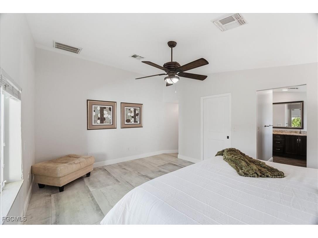 1023 El Valle Avenue Fort Myers FL 33919 2025021858 image21