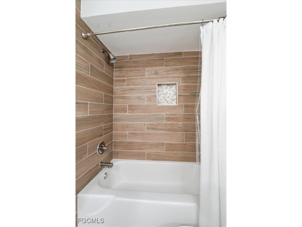 1023 El Valle Avenue Fort Myers FL 33919 2025021858 image28