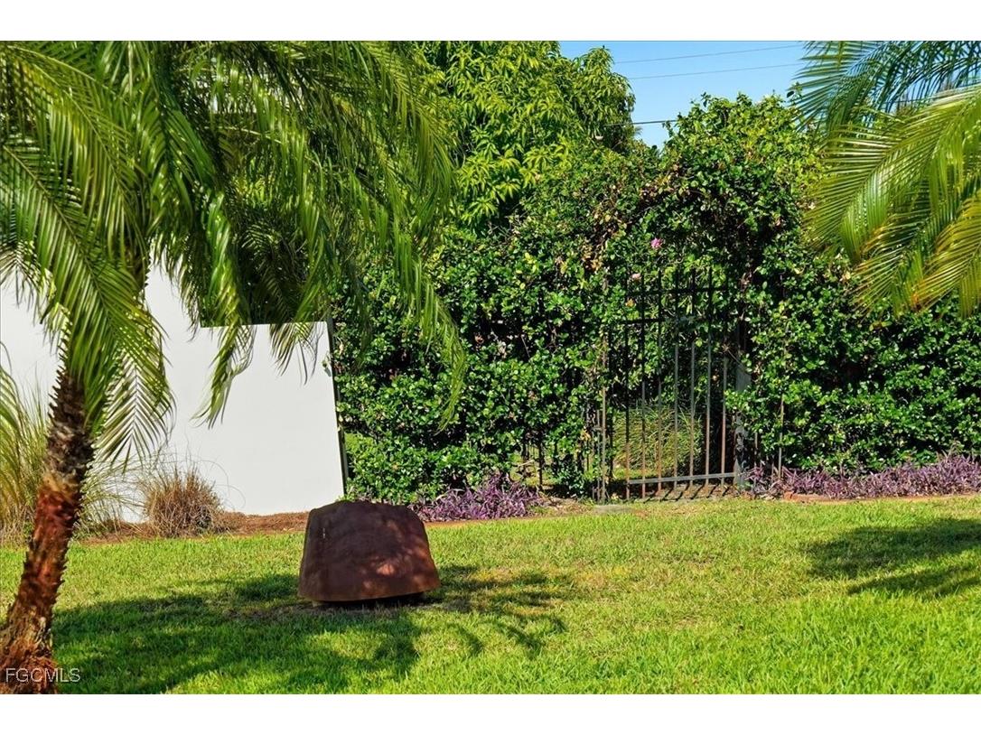 1023 El Valle Avenue Fort Myers FL 33919 2025021858 image37