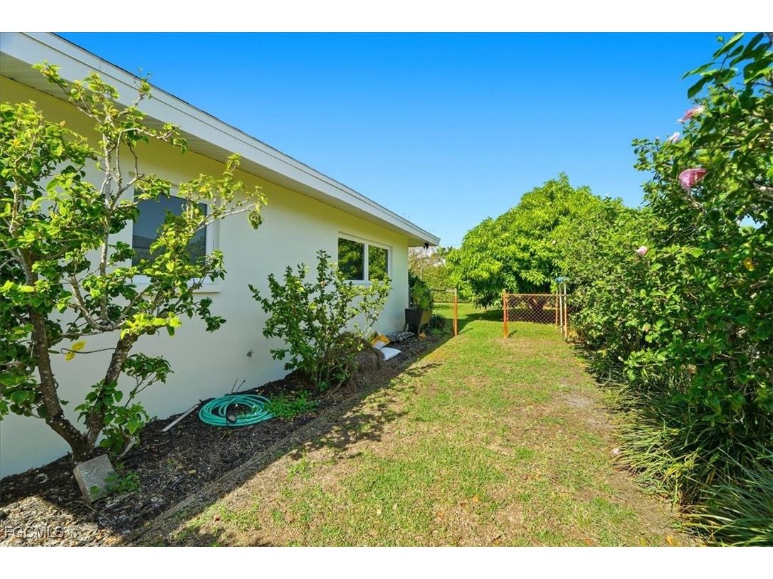 1023 El Valle Avenue Fort Myers FL 33919 2025021858 image38