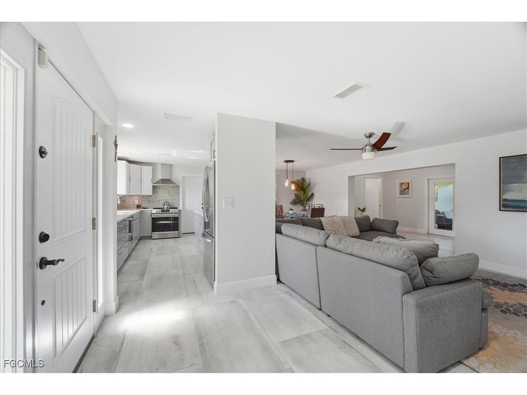 1023 El Valle Avenue Fort Myers FL 33919 2025021858 image7