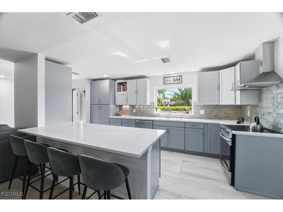 1023 El Valle Avenue Fort Myers FL 33919 2025021858 image8