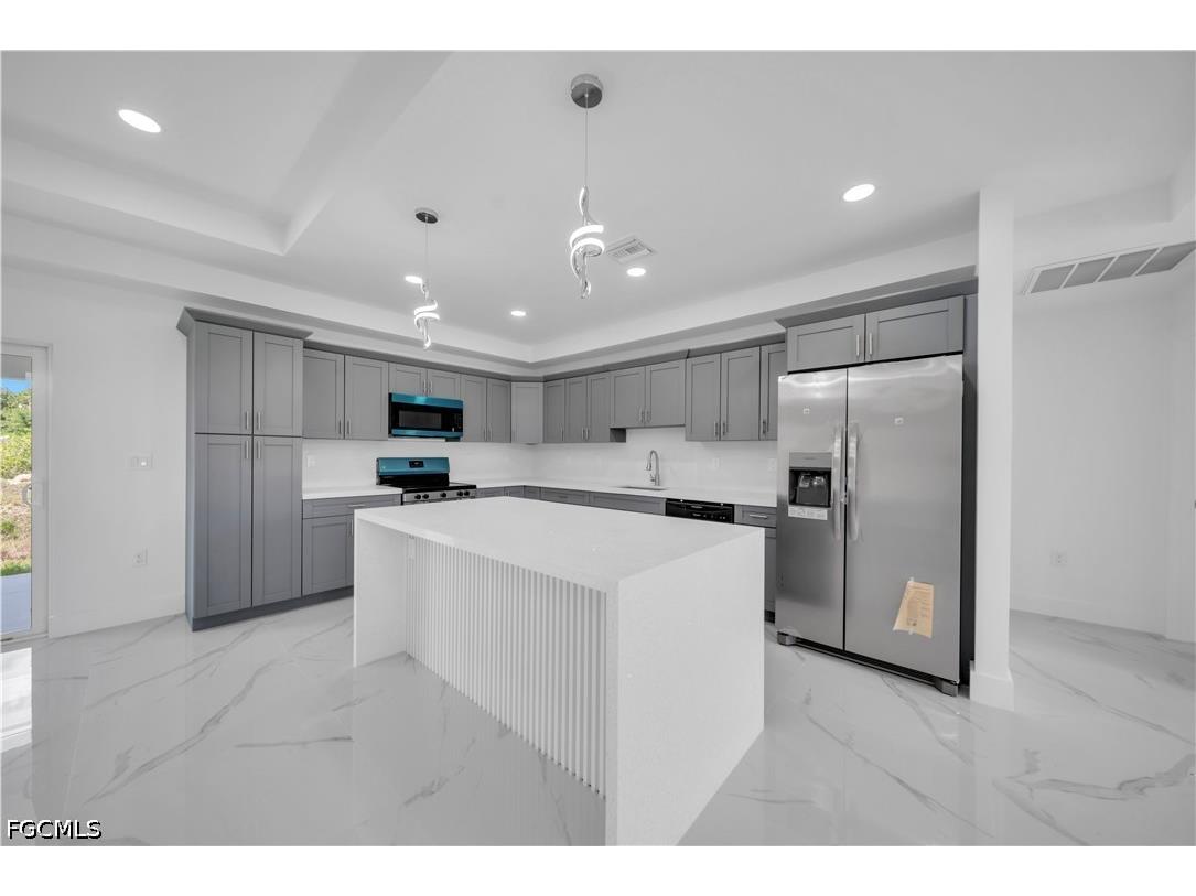 1023 Pilgrim Street E Lehigh Acres FL 33974 2026021659 image4