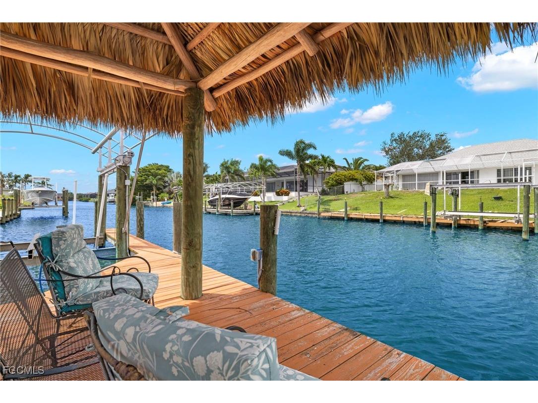 1023 SE 15th Street Cape Coral FL 33990 2025000697 image1