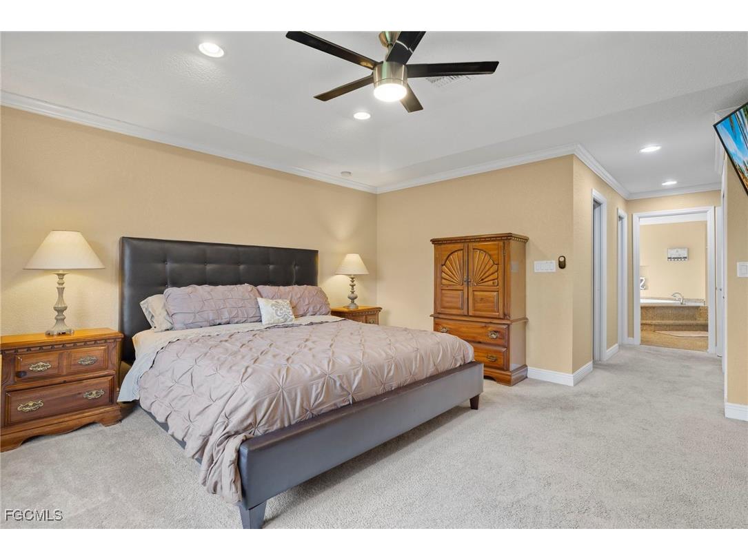 1023 SE 15th Street Cape Coral FL 33990 2025000697 image10