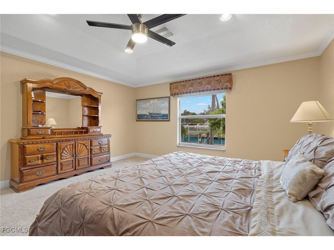 1023 SE 15th Street Cape Coral FL 33990 2025000697 image12