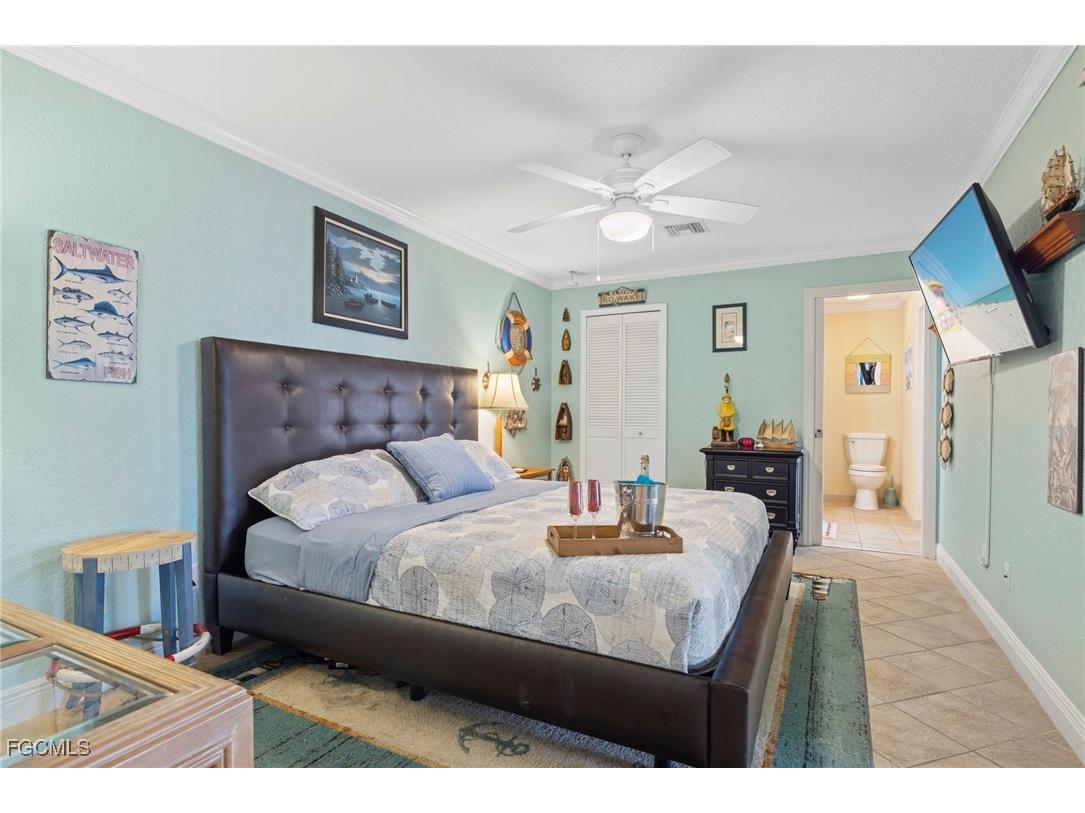 1023 SE 15th Street Cape Coral FL 33990 2025000697 image18