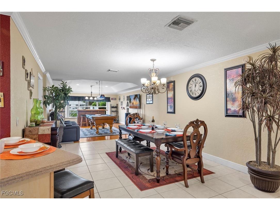 1023 SE 15th Street Cape Coral FL 33990 2025000697 image7