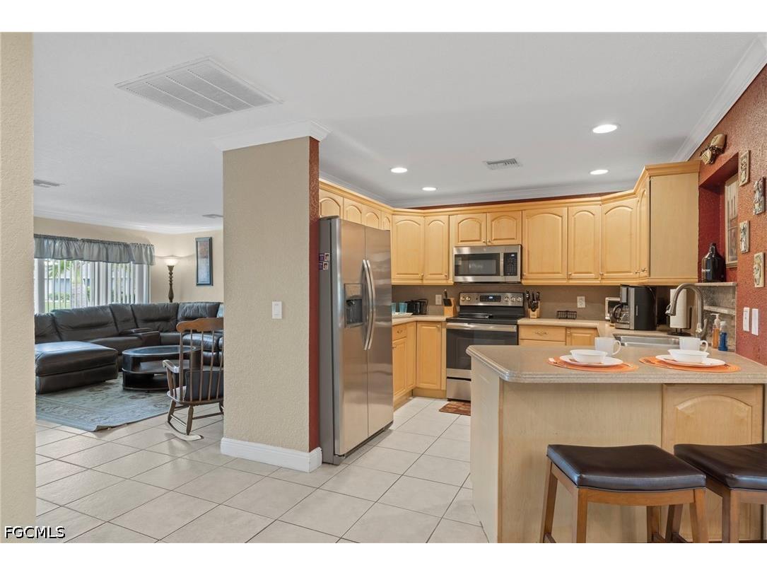 1023 SE 15th Street Cape Coral FL 33990 2026026996 image8