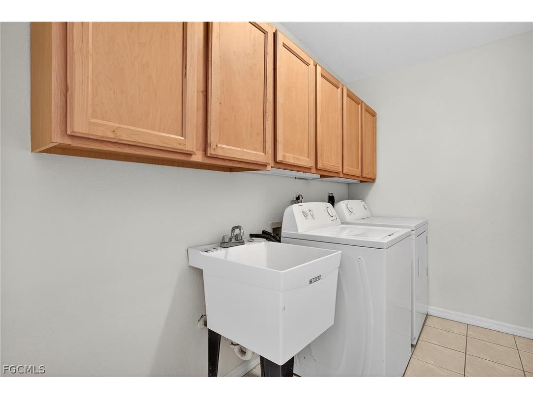 1023 SE 18th Avenue Cape Coral FL 33990 2026012822 image19