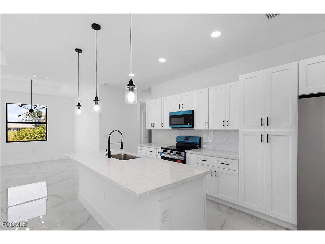 1024 Harwood Avenue S Lehigh Acres FL 33974 2025005850 image1