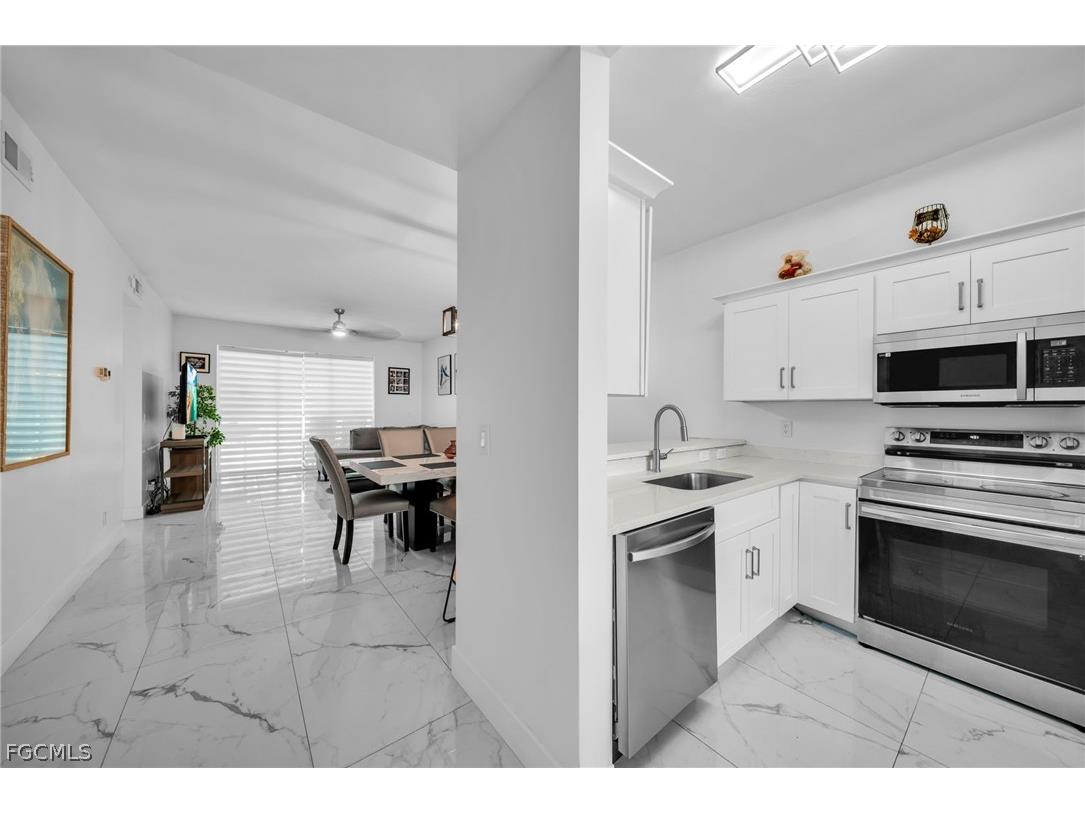 1024 Mainsail Drive #512 Naples FL 34114 2026011914 image1