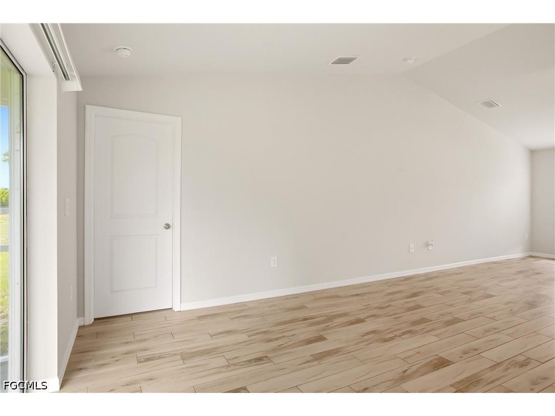 1024 NE 33rd Lane Cape Coral FL 33909 2026024718 image13