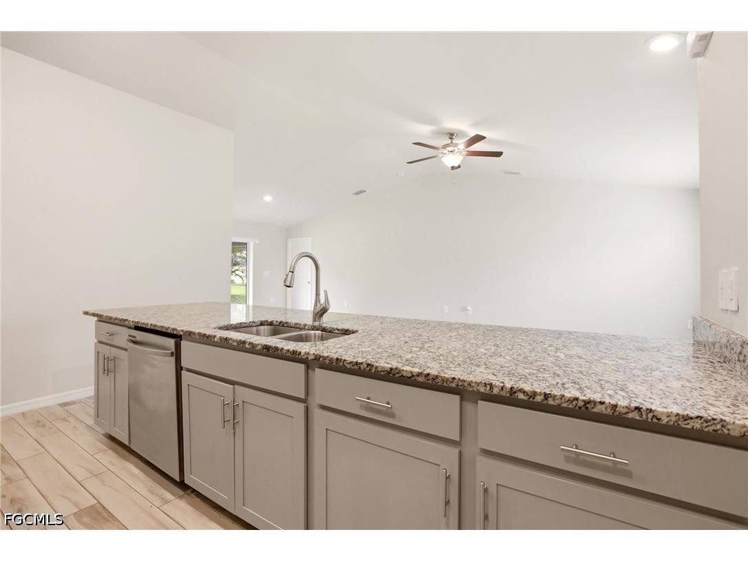 1024 NE 33rd Lane Cape Coral FL 33909 2026024718 image20
