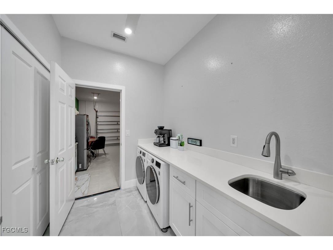 1024 NW 23rd Avenue Cape Coral FL 33993 2025023923 image19