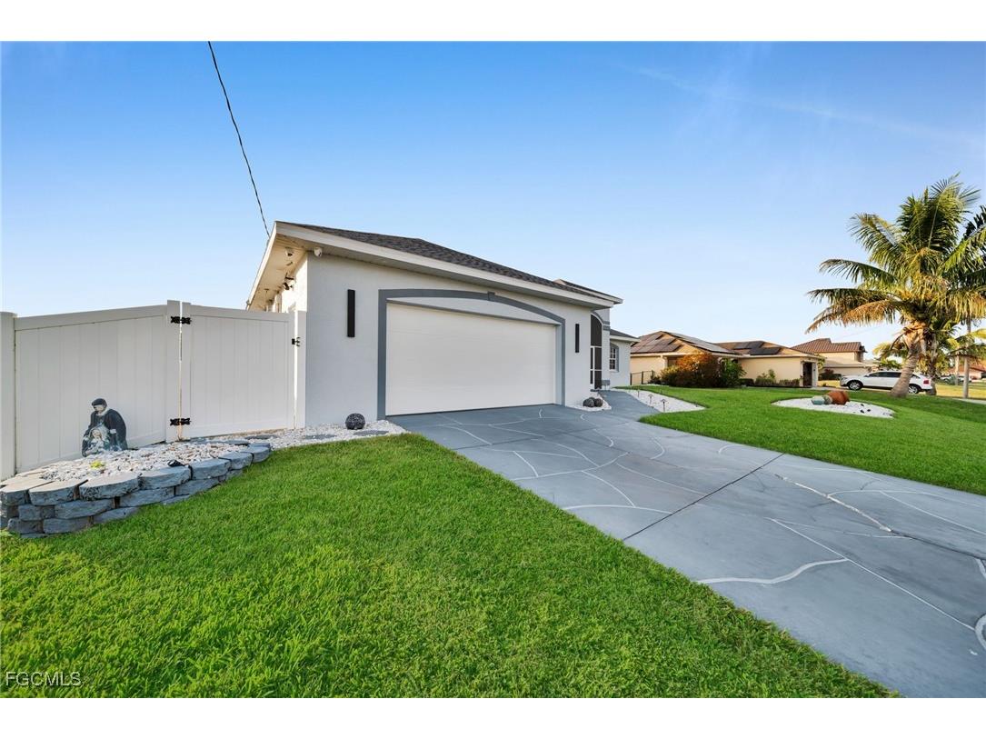 1024 NW 23rd Avenue Cape Coral FL 33993 2025023923 image2