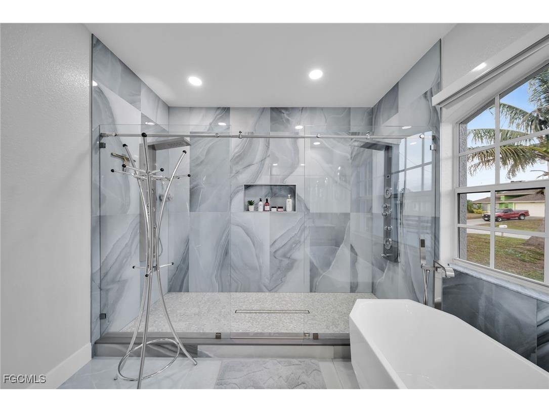 1024 NW 23rd Avenue Cape Coral FL 33993 2025023923 image33